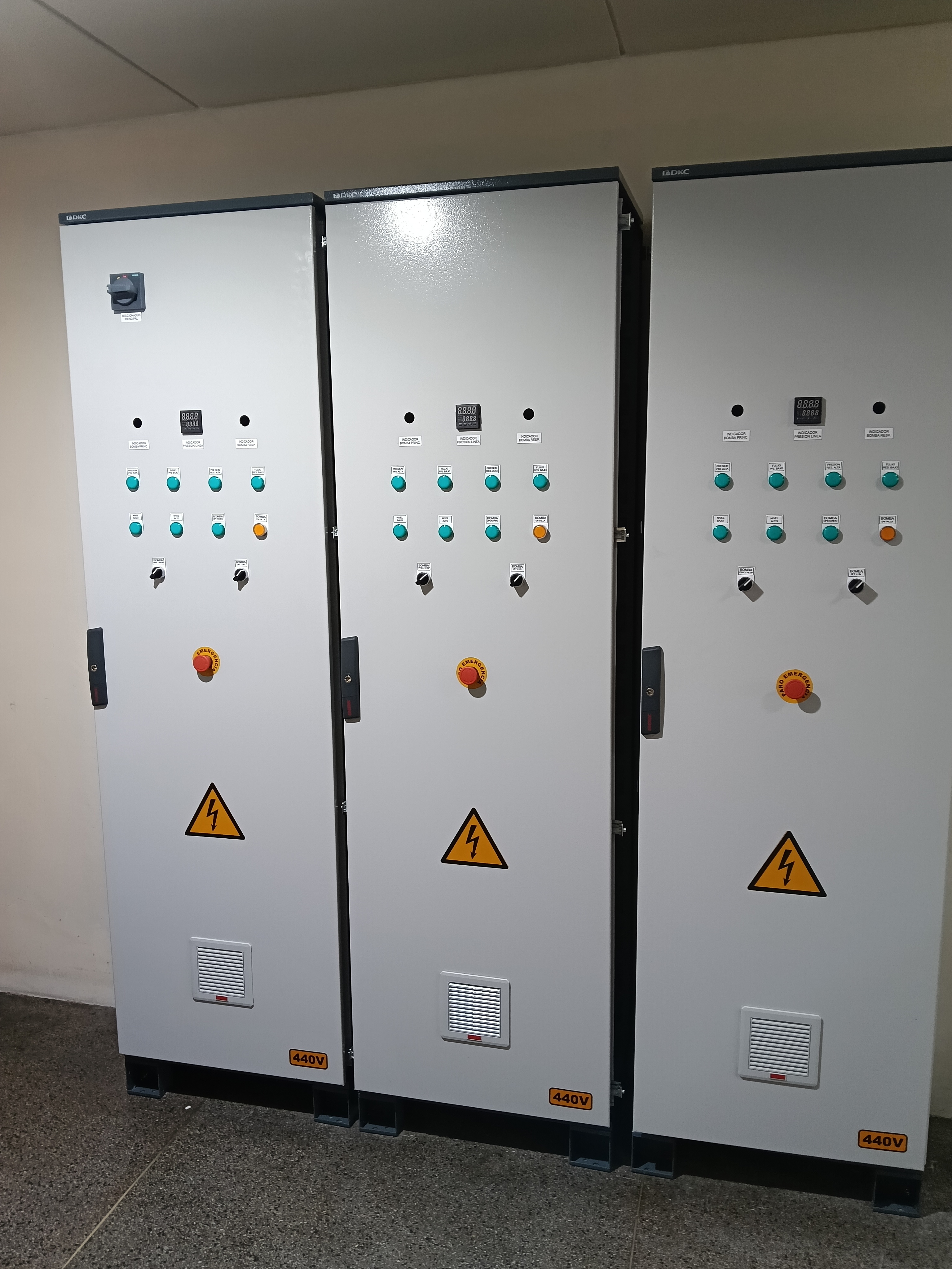Tablero de control — interior/PLC