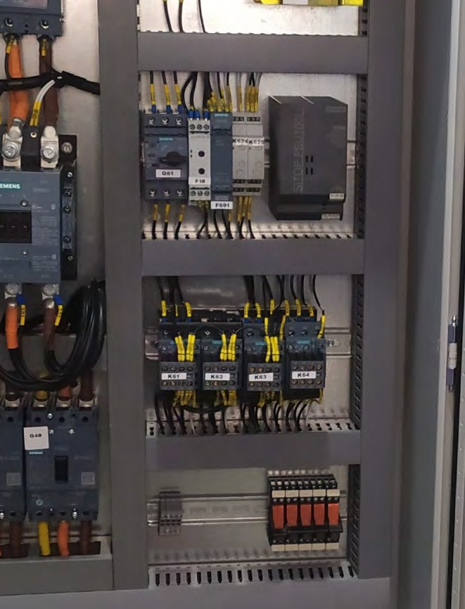 Tablero de izaje — interior/cableado